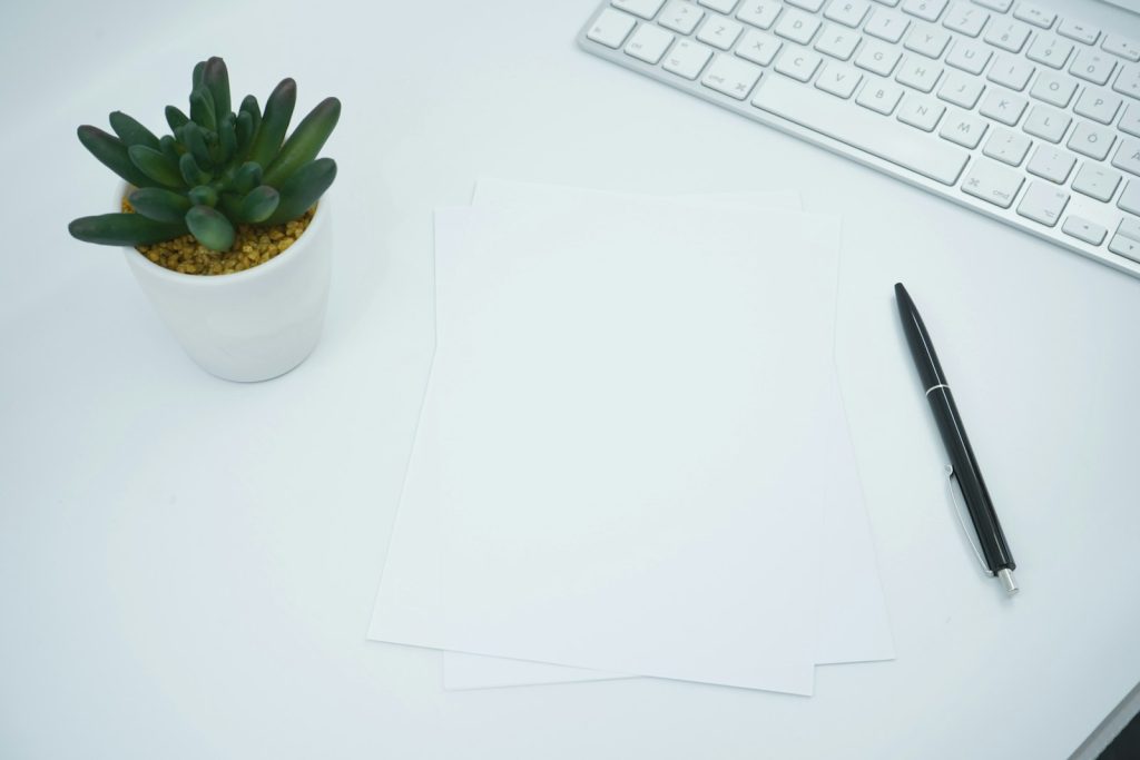 Signature du contrat de travail lors de l'embauche d'un premier salarié