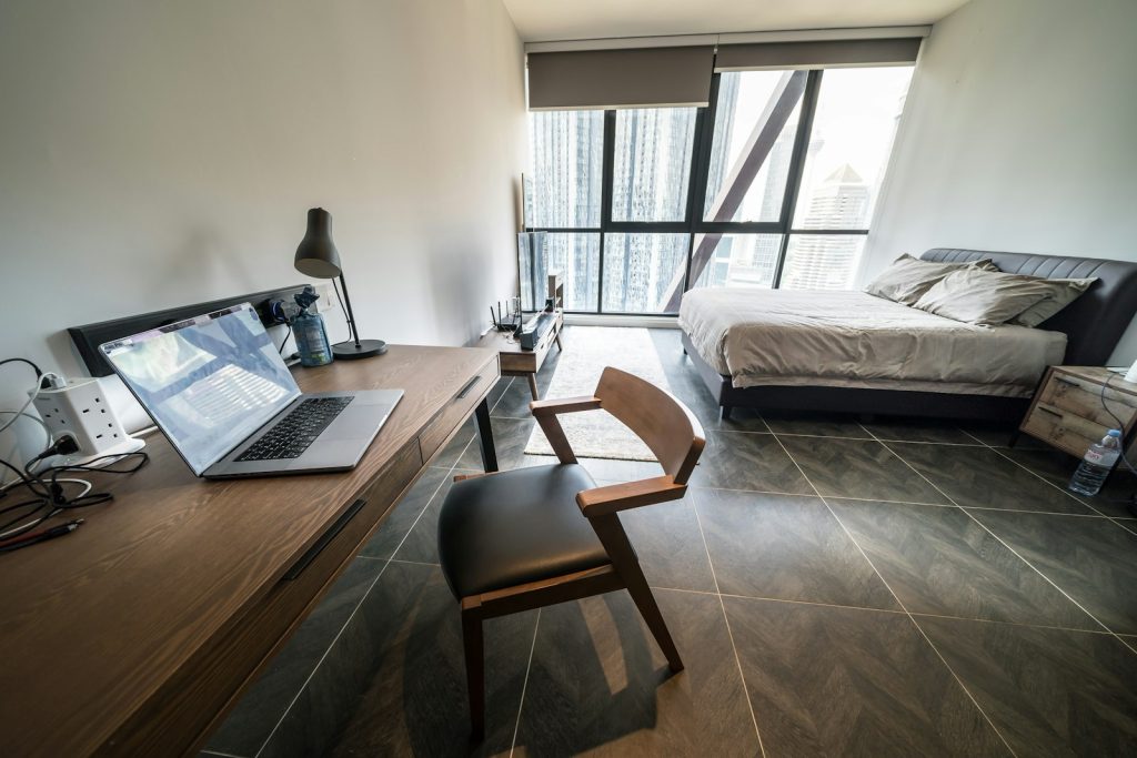Bureau installé dans un appartement pour une domiciliation d'entreprise au domicile du dirigeant